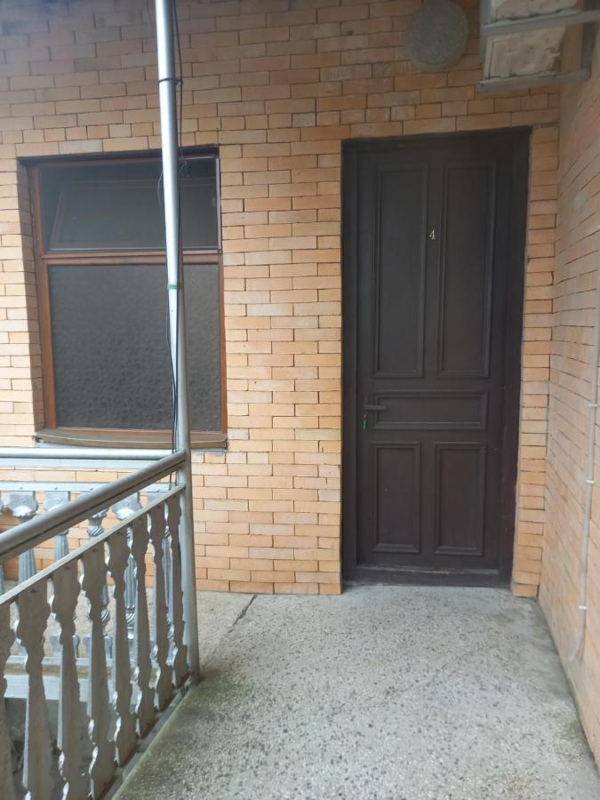 Guest House Roma Кутаиси Екстериор снимка