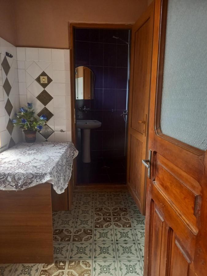 Guest House Roma Кутаиси Екстериор снимка